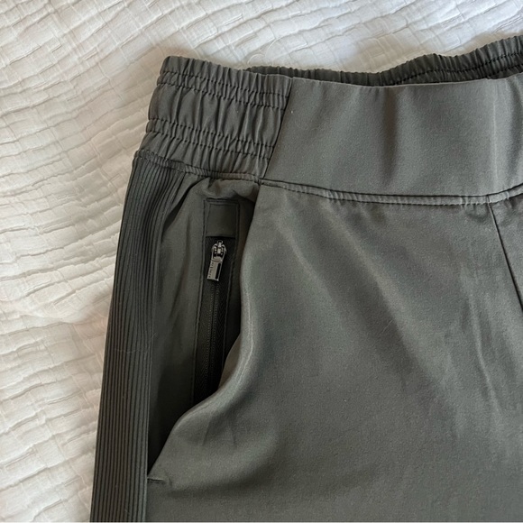 Athleta Brooklyn jogger in Mountain Olive - Picture 13 of 14